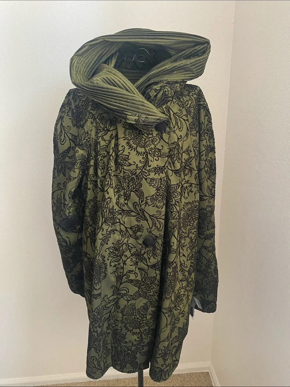 Mycra Pac Olive Green Floral Donatello VelvetEmbossed Jacket and Matching Purse
